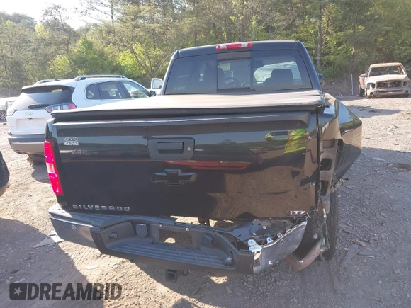 2007 Chevrolet Silverado 1500 LT w/1LT with VIN 2GCEC13JX71585434, listed as a IAAI auction lot 42062210 with 271,571 mi miles. Bid and sale history available at carsss.com. Image 16.
