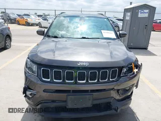 2018 Jeep Compass Latitude z VIN 3C4NJCBB6JT134227, wystawiony jako IAAI lot #42380167 z przebiegiem 67 807 mil mil oraz . Historia ofert i sprzedaży dostępna na DreamBid. Obrazek 12.