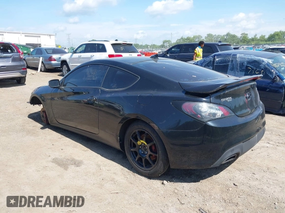 2010 Hyundai Genesis Coupe Grand Touring z VIN KMHHU6KH0AU013012, wystawiony jako IAAI lot #42587522 z przebiegiem 141 691 mil mil oraz . Historia ofert i sprzedaży dostępna na DreamBid. Obrazek 3.