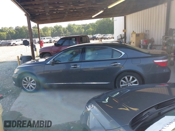 2007 Lexus LS 460 L z VIN JTHGL46F775001117, wystawiony jako IAAI lot #42479588 z przebiegiem 217 842 mil mil oraz . Historia ofert i sprzedaży dostępna na DreamBid. Obrazek 14.