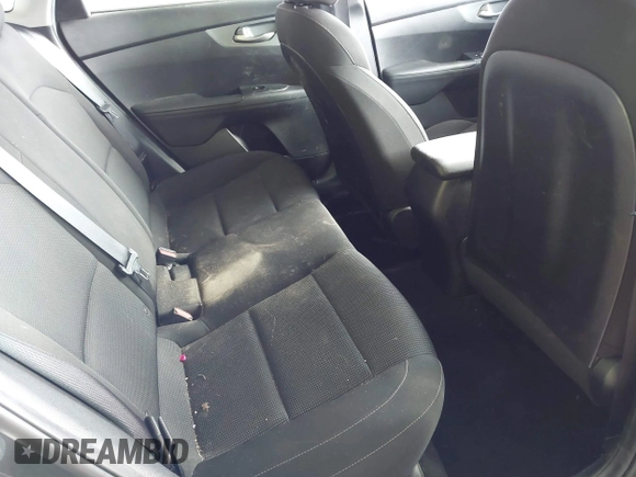 2021 Kia Forte LXS z VIN 3KPF24AD6ME323317, wystawiony jako IAAI lot #42110865 z przebiegiem 86 134 mil mil oraz . Historia ofert i sprzedaży dostępna na DreamBid. Obrazek 8.