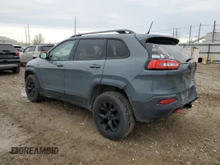 2014 Jeep Cherokee Trailhawk z VIN 1C4PJMBS8EW239981, wystawiony jako Copart lot #80226054 z przebiegiem 161 750 mil mil oraz Czysty tytuł • Clean title. Historia ofert i sprzedaży dostępna na DreamBid. Obrazek 2.