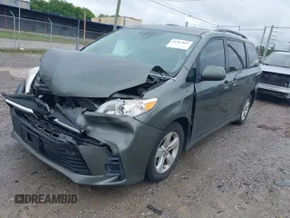 2018 Toyota Sienna LE Auto Access Seat с VIN 5TDKZ3DCXJS957822, выставлен на аукционе IAAI как лот 42367863 с пробегом 75 237 миль миль и . История ставок и продаж доступна на DreamBid. Изображение 2.