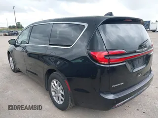 2023 Chrysler Pacifica Touring L с VIN 2C4RC1BG2PR560147, выставлен на аукционе IAAI как лот 42532832 с пробегом 62 179 миль миль и . История ставок и продаж доступна на DreamBid. Изображение 3.