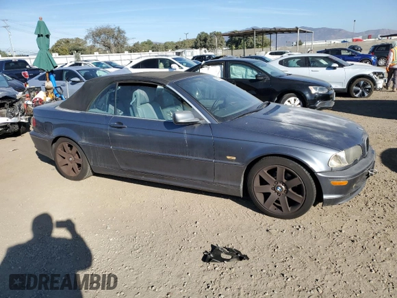 2002 BMW 3 Series 325Ci with VIN WBABS33422PG82327, listed as a Copart auction lot 85927934 with 199,505 mi miles and Clean Title. Bid and sale history available at carsss.com. Image 4.