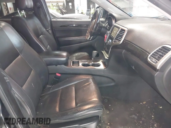 2013 Jeep Grand Cherokee Laredo with VIN 1C4RJFAG9DC583269, listed as a IAAI auction lot 41241085 with 147,995 mi miles. Bid and sale history available at carsss.com. Image 5.