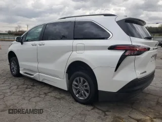 2022 Toyota Sienna XLE z VIN 5TDJRKECXNS075897, wystawiony jako Copart lot #51856935 z przebiegiem 15 805 mil mil oraz Czysty tytuł • Clean title. Historia ofert i sprzedaży dostępna na DreamBid. Obrazek 2.