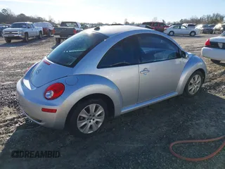 2008 Volkswagen New Beetle Coupe S with VIN 3VWPW31C58M508932, listed as a IAAI auction lot 41748914 with 37,102 mi miles. Bid and sale history available at carsss.com. Image 4.