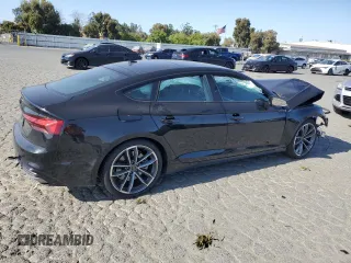 2024 Audi A5 Sportback S line Premium z VIN WAUDACF58RA084690, wystawiony jako Copart lot #60849475 z przebiegiem Nie podano mil oraz Szkoda całkowita • Salvage title. Historia ofert i sprzedaży dostępna na DreamBid. Obrazek 3.