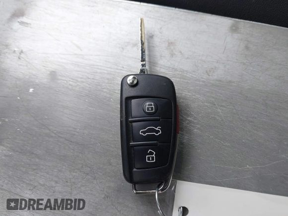 2020 Audi Q3 Premium z VIN WA1AECF36L1083306, wystawiony jako IAAI lot #42070799 z przebiegiem 47 610 mil mil oraz . Historia ofert i sprzedaży dostępna na DreamBid. Obrazek 11.