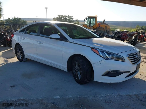 2015 Hyundai Sonata 2.4L SE with VIN 5NPE24AF5FH122097, listed as a IAAI auction lot 42065663 with 218,586 mi miles. Bid and sale history available at carsss.com. Image 1.