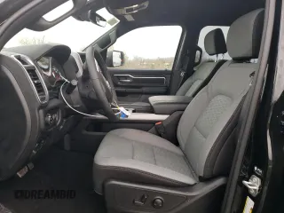 2025 Ram 1500 Big Horn z VIN 1C6SRFFP0SN559311, wystawiony jako Copart lot #48042015 z przebiegiem 491 mil mil oraz Szkoda całkowita • Salvage title. Historia ofert i sprzedaży dostępna na DreamBid. Obrazek 7.