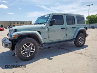 2024 Jeep Wrangler Sahara z VIN 1C4PJXEN6RW106911, wystawiony jako Copart lot #58937945 z przebiegiem 13 948 mil mil oraz Szkoda całkowita • Salvage title. Historia ofert i sprzedaży dostępna na DreamBid. Obrazek 1.