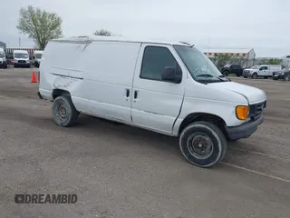 2006 Ford Econoline Cargo z VIN 1FTNE24W86DA21116, wystawiony jako IAAI lot #42142204 z przebiegiem 133 272 mil mil oraz . Historia ofert i sprzedaży dostępna na DreamBid. Obrazek 1.