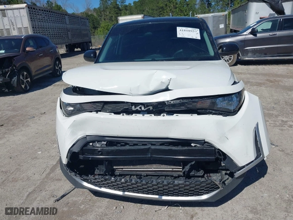 2024 Kia Soul LX with VIN KNDJ23AU0R7236315, listed as a IAAI auction lot 41818957 with 30,661 mi miles. Bid and sale history available at carsss.com. Image 6.