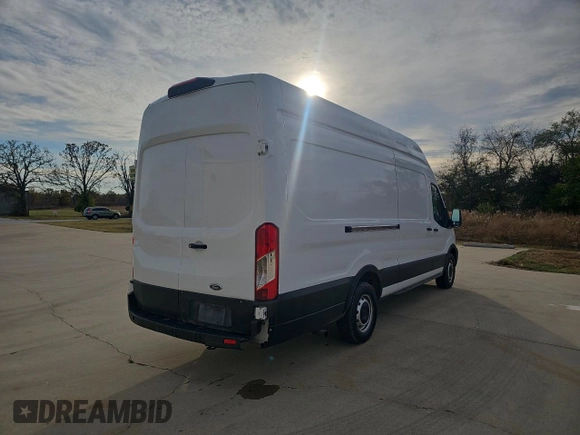 2022 Ford Transit Cargo with VIN 1FTBW3X80NKA12133, listed as a Copart auction lot 80324314 with 176,221 mi miles and Clean Title. Bid and sale history available at carsss.com. Image 4.