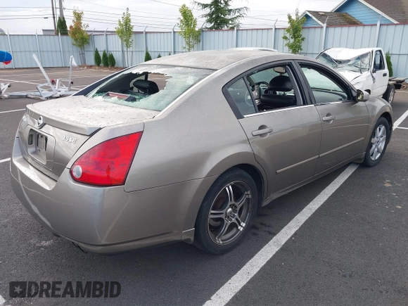 2005 Nissan Maxima 3.5 SL with VIN 1N4BA41E55C802465, listed as a IAAI auction lot 40341198 with 190,126 mi miles. Bid and sale history available at carsss.com. Image 4.