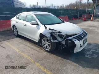 2015 Nissan Altima SL with VIN 1N4BL3AP0FC221236, listed as a IAAI auction lot 41798929 with 122,521 mi miles and . Bid and sale history available at carsss.com. Image 1.