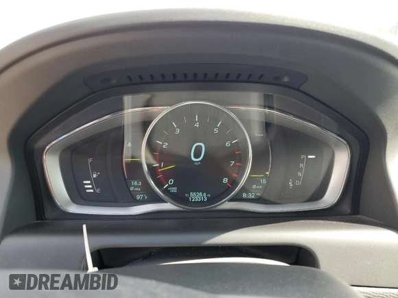 2014 Volvo XC60 R-Design Premier Plus with VIN YV4902DZ5E2516262, listed as a Copart auction lot 57967335 with 123,313 mi miles and Salvage title. Bid and sale history available at DreamBid. Image 9.