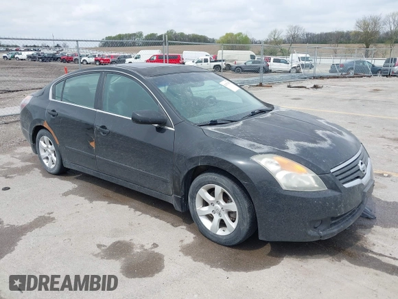 2007 Nissan Altima 2.5 with VIN 1N4AL21EX7C185738, listed as a IAAI auction lot 42117302 with 237,676 mi miles. Bid and sale history available at carsss.com. Image 1.