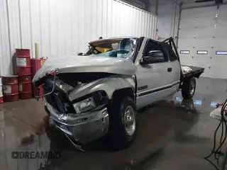 2001 Dodge 2500 z VIN 3B7KC23671G182627, wystawiony jako IAAI lot #41304706 z przebiegiem 395 057 mil mil oraz . Historia ofert i sprzedaży dostępna na DreamBid. Obrazek 2.