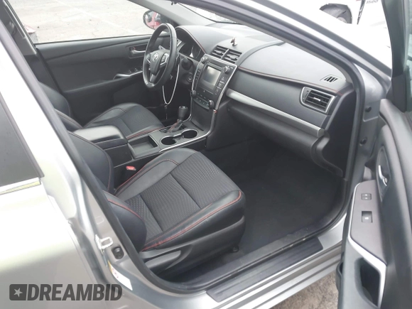 2015 Toyota Camry XLE z VIN 4T1BF1FK2FU484448, wystawiony jako IAAI lot #41798583 z przebiegiem 84 985 mil mil oraz . Historia ofert i sprzedaży dostępna na DreamBid. Obrazek 5.