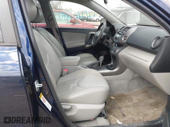 2006 Toyota RAV4 with VIN JTMZD33V466008337, listed as a IAAI auction lot 41916030 with 121,022 mi miles. Bid and sale history available at carsss.com. Image 5.