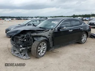 2015 Infiniti Q70 z VIN JN1BY1APXFM540740, wystawiony jako Copart lot #55479495 z przebiegiem 140 344 mil mil oraz Szkoda całkowita • Salvage title. Historia ofert i sprzedaży dostępna na DreamBid. Obrazek 1.