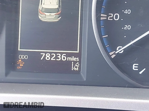 2017 Toyota RAV4 LE z VIN JTMZFREV7HJ143595, wystawiony jako IAAI lot #41626422 z przebiegiem 78 236 mil mil oraz . Historia ofert i sprzedaży dostępna na DreamBid. Obrazek 16.
