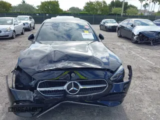 2025 Mercedes-Benz C 300 z VIN W1KAF4HB4SR251544, wystawiony jako IAAI lot #42083275 z przebiegiem 6804 mil mil oraz . Historia ofert i sprzedaży dostępna na DreamBid. Obrazek 6.