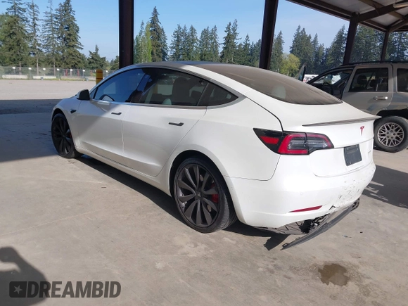 2020 Tesla Model 3 Performance z VIN 5YJ3E1EC2LF624900, wystawiony jako IAAI lot #42127589 z przebiegiem 36 758 mil mil oraz . Historia ofert i sprzedaży dostępna na DreamBid. Obrazek 3.