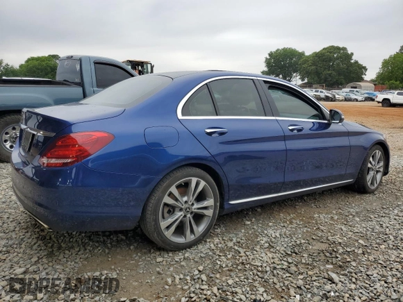 2018 Mercedes-Benz C 300 z VIN 55SWF4JB6JU240347, wystawiony jako Copart lot #55874985 z przebiegiem 101 697 mil mil oraz Szkoda całkowita • Salvage title. Historia ofert i sprzedaży dostępna na DreamBid. Obrazek 3.