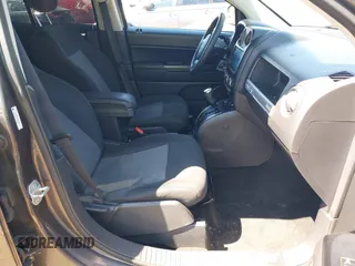 2016 Jeep Compass Sport with VIN 1C4NJDBB6GD501468, listed as a IAAI auction lot 42148412 with 187,418 mi miles. Bid and sale history available at carsss.com. Image 5.