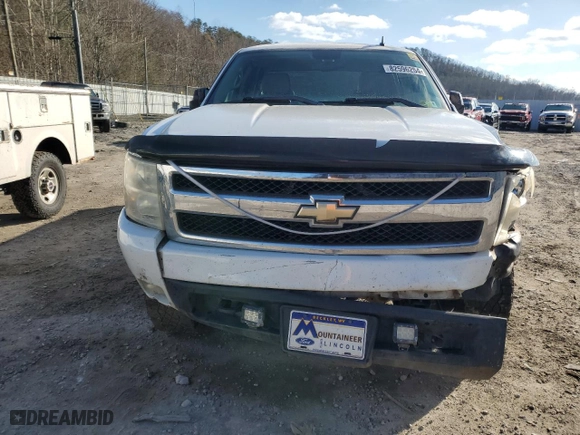 2009 Chevrolet Silverado 1500 LTZ with VIN 1GCEK39049Z136547, listed as a Copart auction lot 82596254 with 171,433 mi miles and Salvage Title. Bid and sale history available at carsss.com. Image 5.