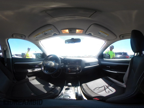 2018 Mitsubishi Outlander SE z VIN JA4AD3A32JZ067046, wystawiony jako IAAI lot #42098647 z przebiegiem 66 028 mil mil oraz . Historia ofert i sprzedaży dostępna na DreamBid. Obrazek 18.