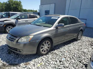 2005 Toyota Avalon XL with VIN 4T1BK36B55U045184, listed as a Copart auction lot 52852635 with 192,065 mi miles and Salvage Title. Bid and sale history available at carsss.com. Image 1.