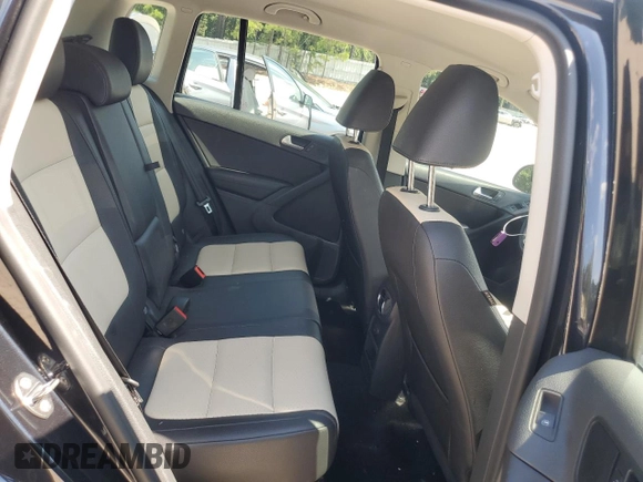 2017 Volkswagen Tiguan S z VIN WVGBV7AX1HK031915, wystawiony jako Copart lot #65683825 z przebiegiem 86 068 mil mil oraz Czysty tytuł • Clean title. Historia ofert i sprzedaży dostępna na DreamBid. Obrazek 10.