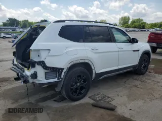 2024 Volkswagen Atlas Peak Edition SEL with VIN 1V2GR2CA0RC602704, listed as a Copart auction lot 57132995 with 11,474 mi miles and Salvage title. Bid and sale history available at DreamBid. Image 3.