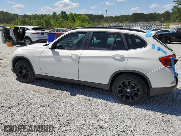 2014 BMW X1 xDrive28i z VIN WBAVL1C57EVY10873, wystawiony jako Copart lot #57914375 z przebiegiem 114 153 mil mil oraz Szkody całkowita. Historia ofert i sprzedaży dostępna na DreamBid. Obrazek 2.