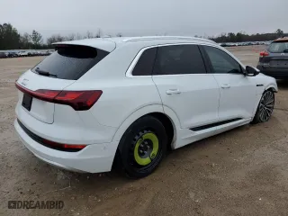 2019 Audi e-tron Prestige with VIN WA1VAAGE7KB024839, listed as a Copart auction lot 38277753 with 35,418 mi miles. Bid and sale history available at carsss.com. Image 3.