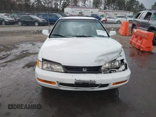 1996 Honda Accord LX with VIN 1HGCD5633TA266516, listed as a IAAI auction lot 41839684 with 162,523 mi miles and . Bid and sale history available at carsss.com. Image 11.