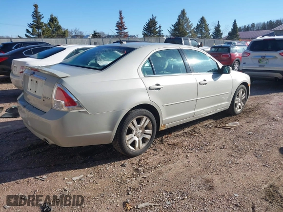 2008 Ford Fusion SEL with VIN 3FAHP08118R156805, listed as a IAAI auction lot 41853953 with 194,455 mi miles. Bid and sale history available at carsss.com. Image 4.