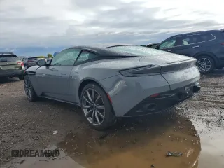 2019 Aston Martin DB11 V8 z VIN SCFRMFAW0KGL06287, wystawiony jako Copart lot #62828302 z przebiegiem Nie podano mil oraz . Historia ofert i sprzedaży dostępna na DreamBid. Obrazek 3.