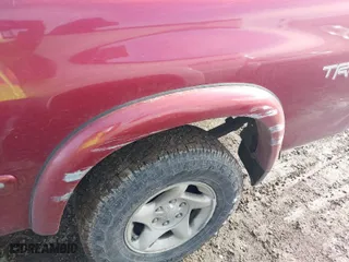 2001 Toyota Tundra Ltd with VIN 5TBBT48181S139305, listed as a IAAI auction lot 41675059 with 162,070 mi miles. Bid and sale history available at carsss.com. Image 13.