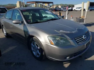 2005 Nissan Altima 2.5 S with VIN 1N4AL11D05C144081, listed as a IAAI auction lot 42035985 with 190,917 mi miles. Bid and sale history available at carsss.com. Image 1.
