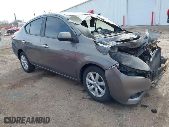 2012 Nissan Versa SL with VIN 3N1CN7AP2CL811697, listed as a IAAI auction lot 41813804 with 1 mi miles. Bid and sale history available at carsss.com. Image 1.