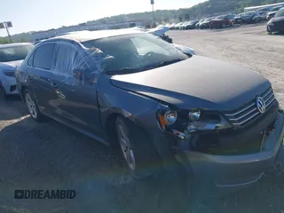 2012 Volkswagen Passat SE z VIN 1VWBH7A3XCC078160, wystawiony jako IAAI lot #42229424 z przebiegiem 179 988 mil mil oraz . Historia ofert i sprzedaży dostępna na DreamBid. Obrazek 1.