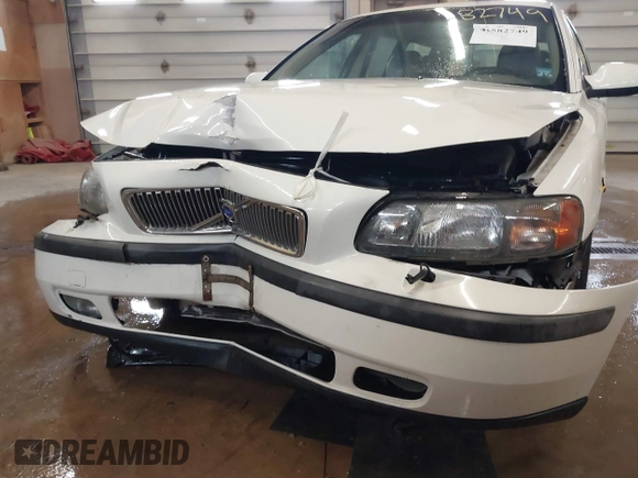 2001 Volvo V70 с VIN YV1SW53D011006843, выставлен на аукционе IAAI как лот 41582749 с пробегом 243 272 миль миль и . История ставок и продаж доступна на DreamBid. Изображение 6.
