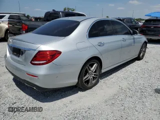 2019 Mercedes-Benz E 300 with VIN WDDZF4JB6KA526567, listed as a Copart auction lot 54057835 with 86,585 mi miles and Salvage Title. Bid and sale history available at DreamBid. Image 3.