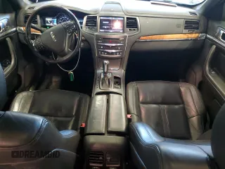 2013 Lincoln MKS z VIN 1LNHL9EK0DG605184, wystawiony jako Copart lot #51914305 z przebiegiem 173 117 mil mil oraz Szkoda całkowita • Salvage title. Historia ofert i sprzedaży dostępna na DreamBid. Obrazek 8.